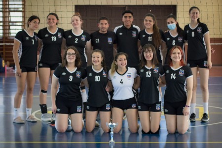 series-menores-sub-16-de-colocolo-voleibol-disputo-la-final-del-torneo-regular-de-avolco