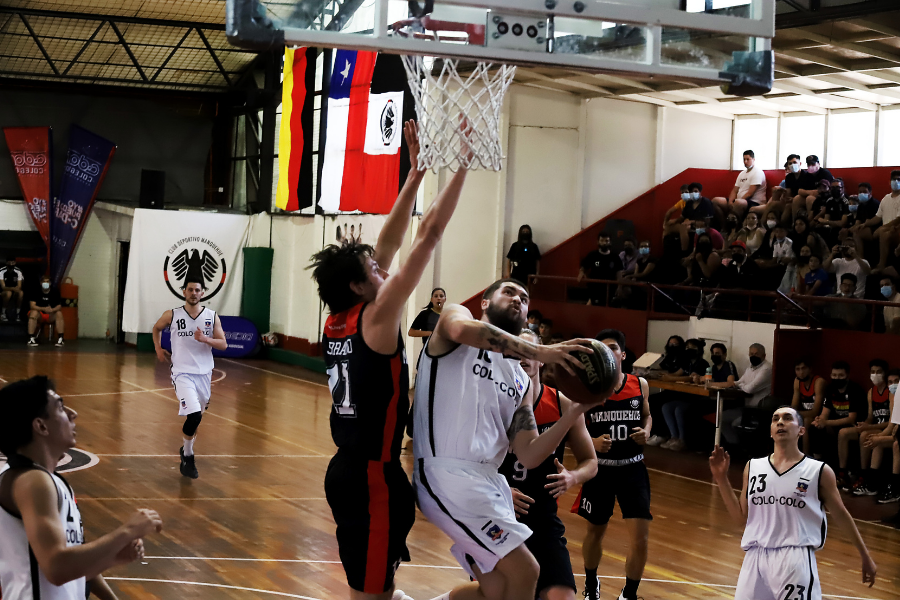 Colo-Colo Básquetbol remontó ante Manquehue y tomó ventaja en los octavos  de final de la Liga de Desarrollo