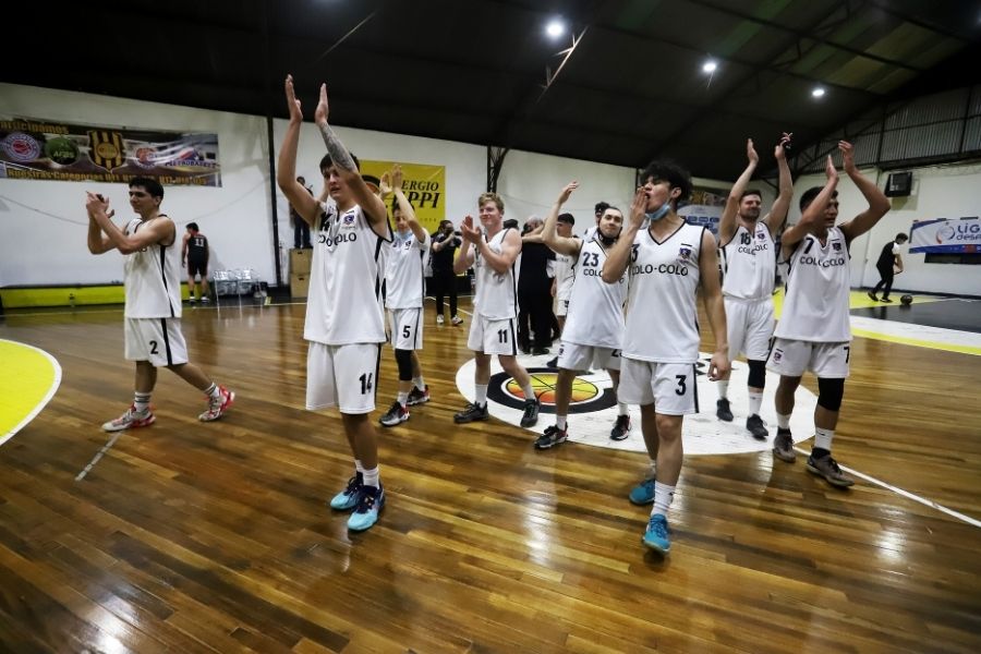 Colo-Colo Básquetbol volvió a festejar ante Manquehue y avanzó a cuartos de  final en la Liga de Desarrollo